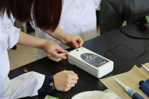 PicoGene®PCR1100操作写真